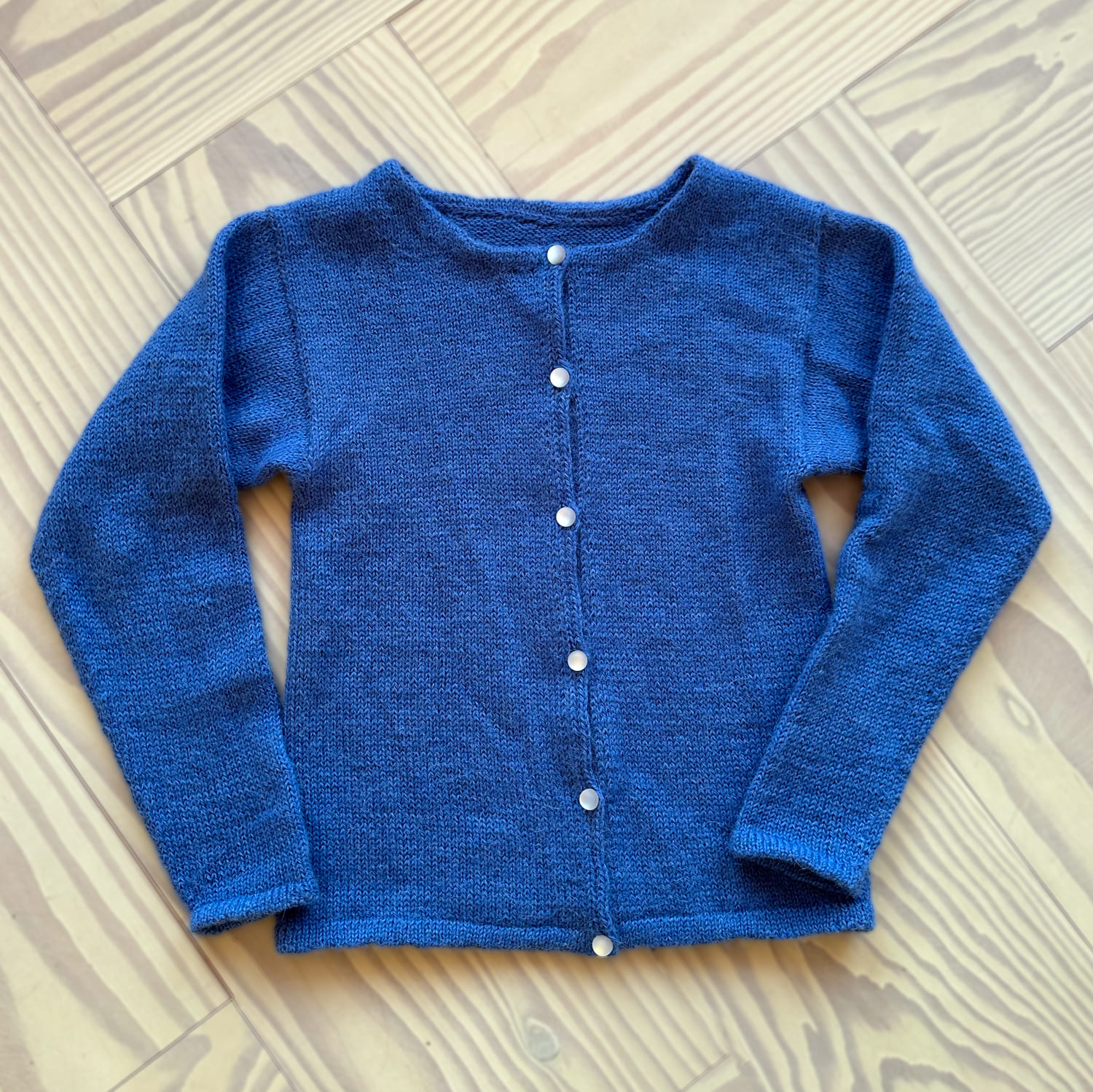 Marais-cardigan-barn-2